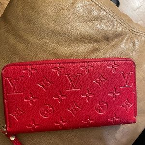 Women’s wallet never used. Brand New.